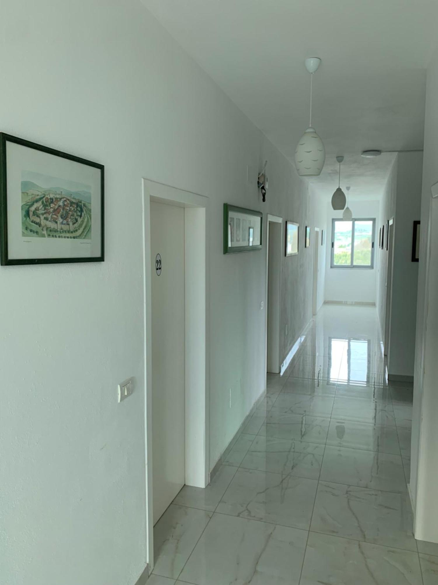 Risus Hotel Golem  Extérieur photo