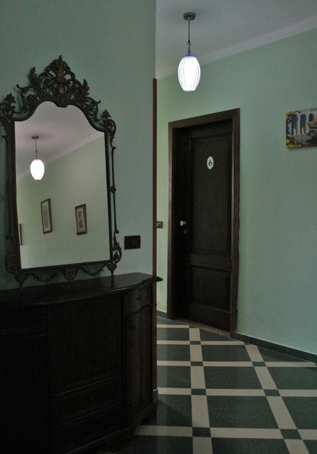 Risus Hotel Golem  Extérieur photo