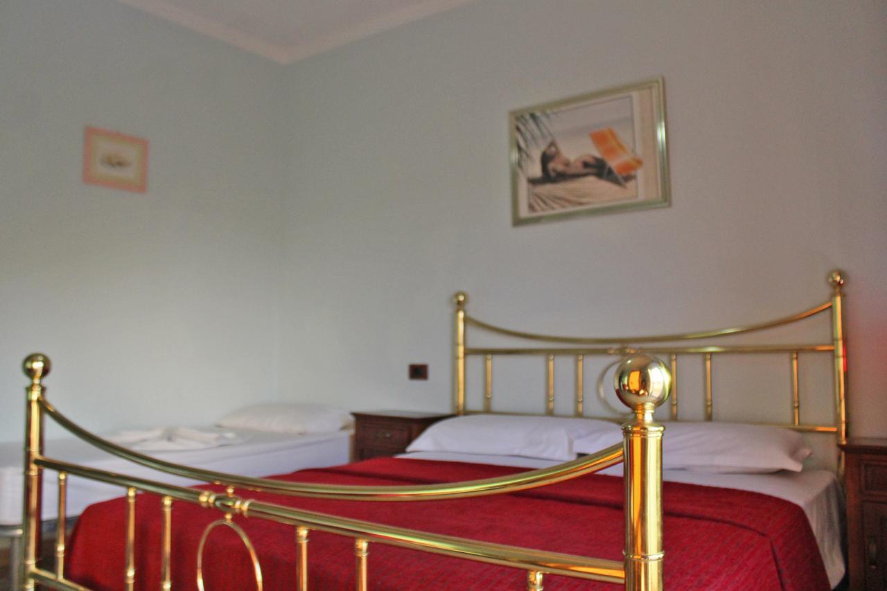Risus Hotel Golem  Extérieur photo